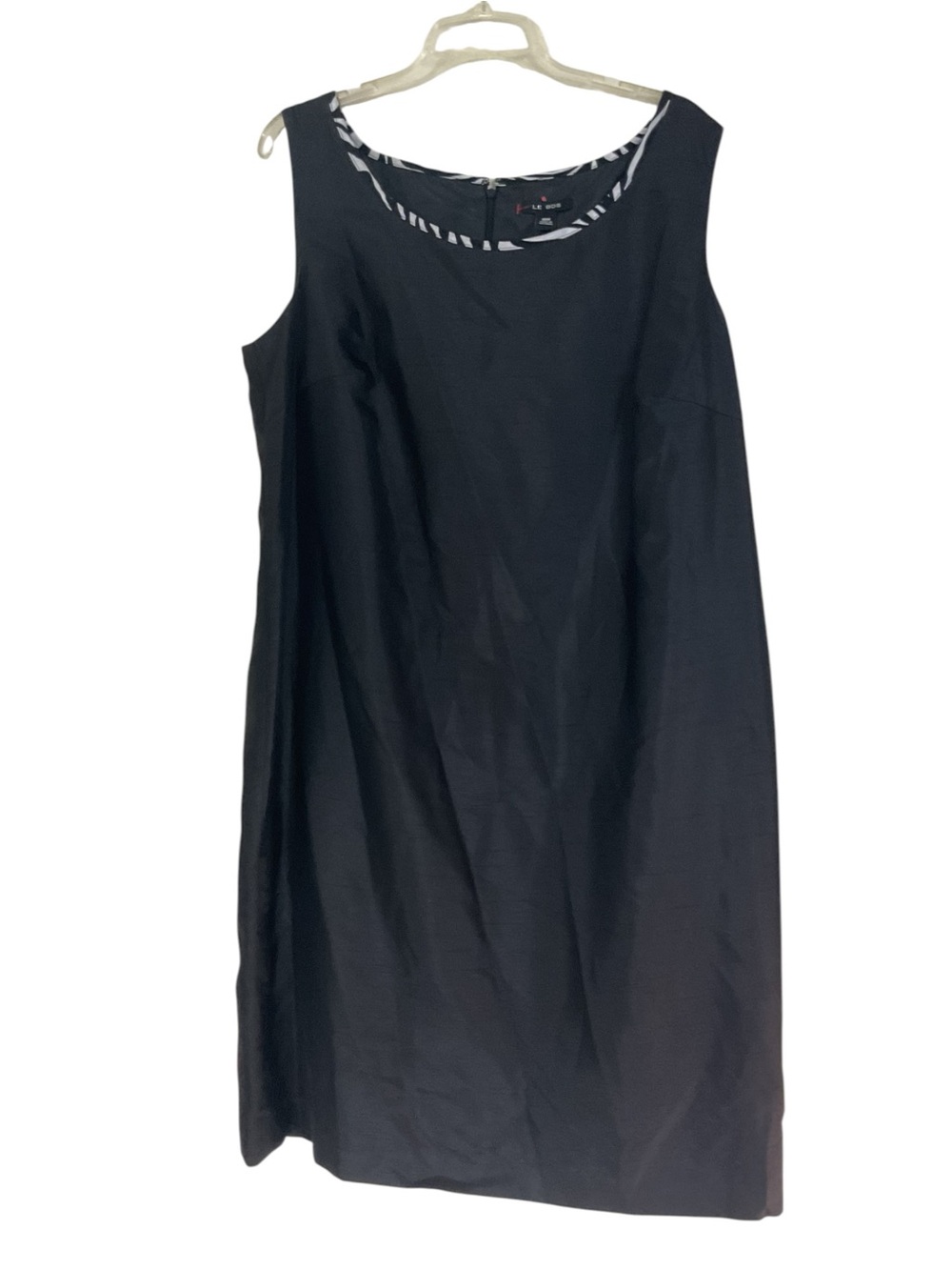 Le Bos Women’s 18W Black Sleeveless Textured Shift Dress Scoop Neck